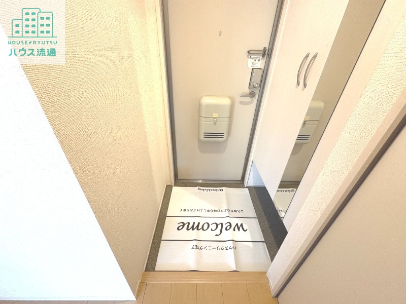 玄関　※別号室の反転タイプになります※