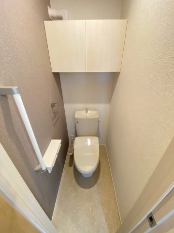 トイレ　※同タイプの写真となります。