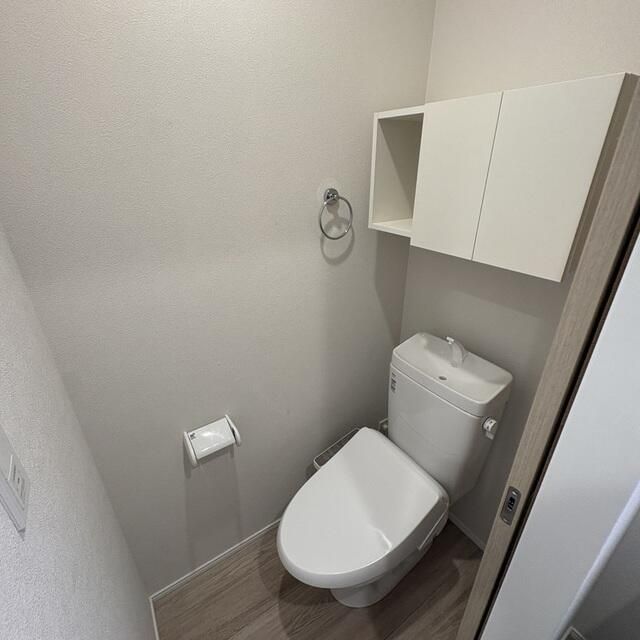 ＪＲ埼京線 北赤羽駅 徒歩9分 3階建 築1年のトイレ写真