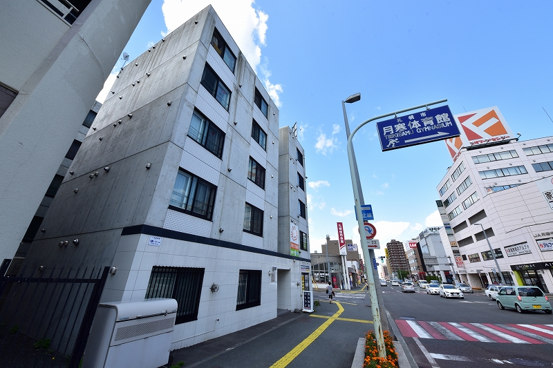 地下鉄東豊線 月寒中央駅 徒歩1分 築16年