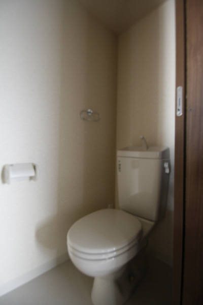 トイレ　バス・トイレ別です。