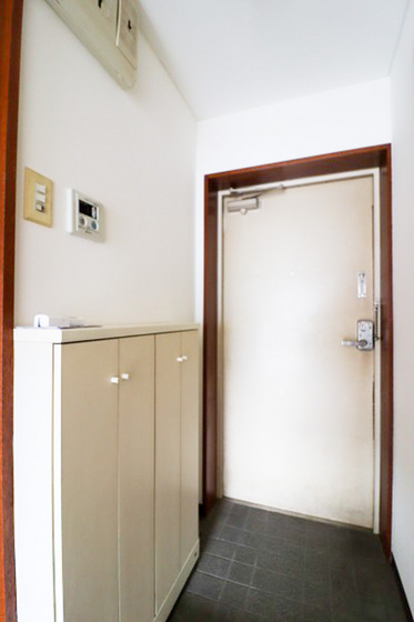 玄関　※別部屋の写真です