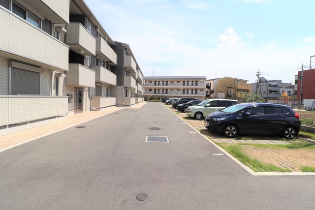 駐車場　敷地内駐車場