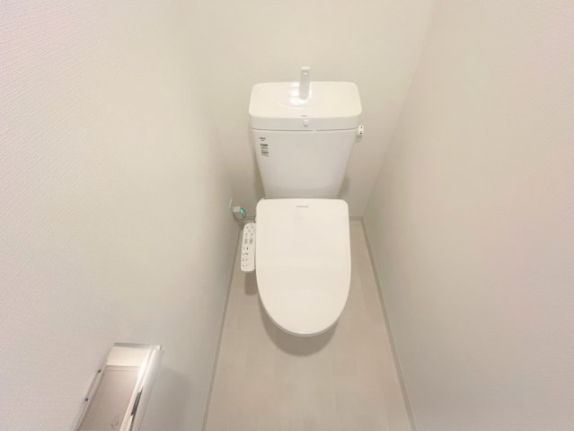 トイレ　綺麗なトイレにはウォシュレット標準装備です。