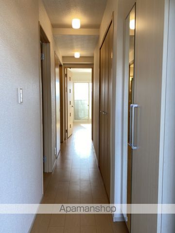 シャイン・ワンの玄関写真