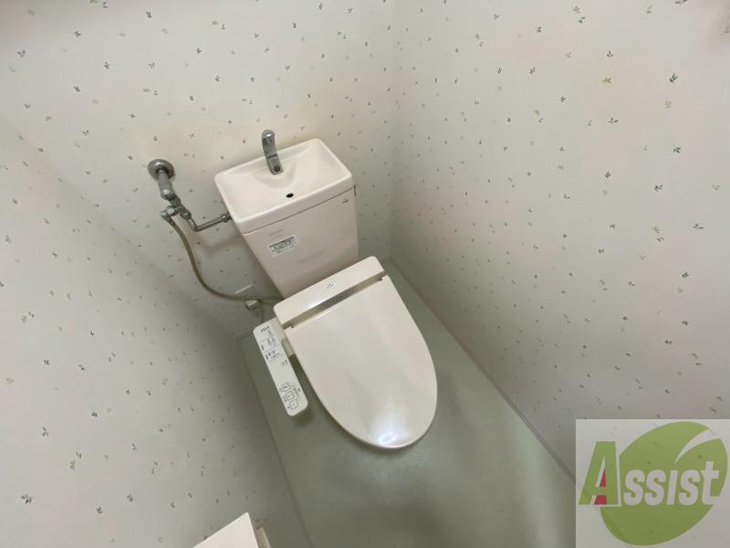トイレ　こちらはトイレです。お手入れも楽ちんです！