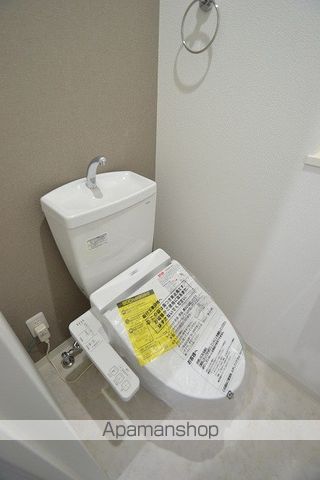 広島電鉄宮島線 東高須駅 徒歩3分 3階建 築10年のトイレ写真