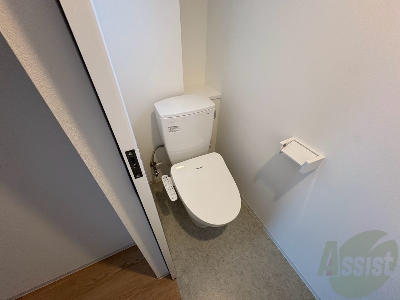 トイレ　こちらはトイレです。清潔感があり、安心して使用できます。