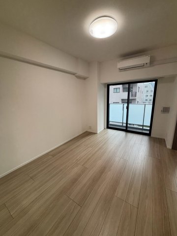 S-RESIDENCE新御徒町chiaroの居間写真