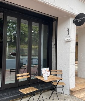 飲食店　南青山カフェ（飲食店）まで134m