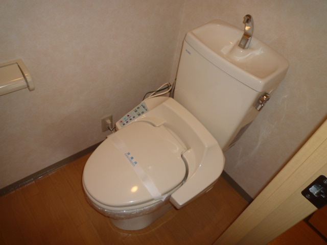 ＪＲ本四備讃線 植松駅 徒歩19分 2階建 築23年のトイレ写真