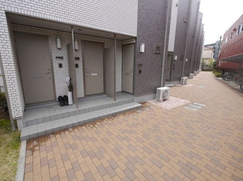 エントランス　エントランス