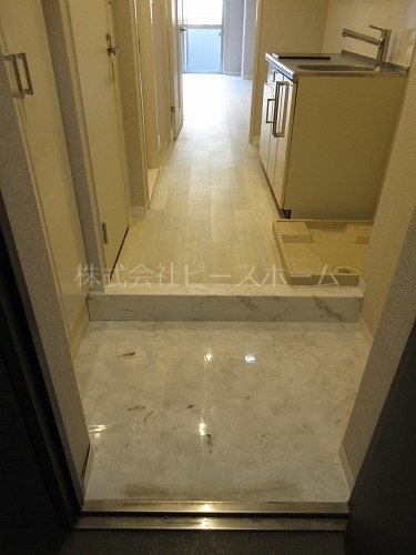 玄関　※別号室参考写真