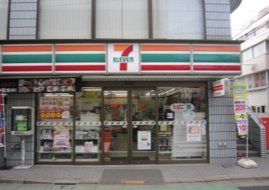 コンビニ　セブンイレブン神宮前店（コンビニ）まで159m