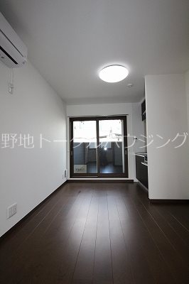 東急東横線 祐天寺駅 徒歩10分 3階建 築9年の居間写真