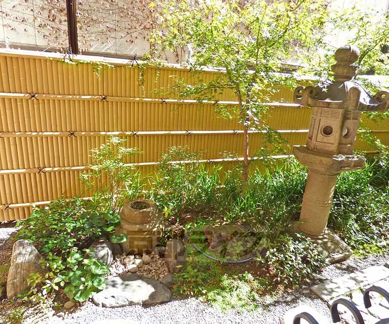 眺望　雰囲気ある中庭です。