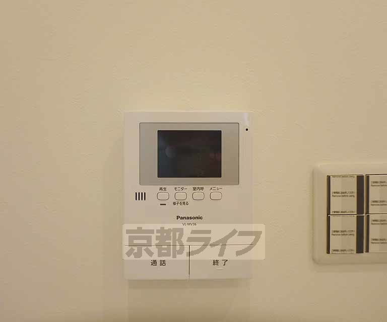 セキュリティ　室内にいながら訪問者の顔が確認できます
