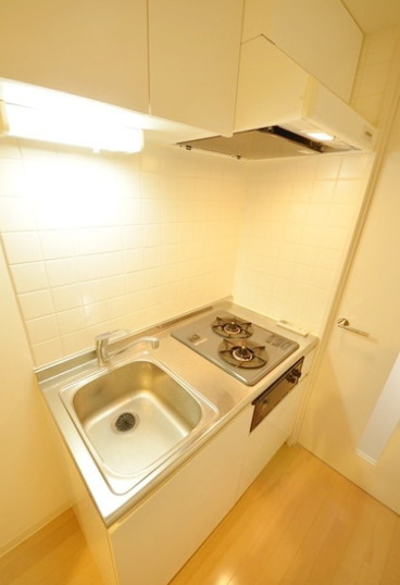 キッチン　別部屋の画像を使用しております。
