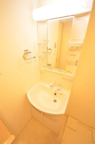 洗面設備　別部屋の画像を使用しております。