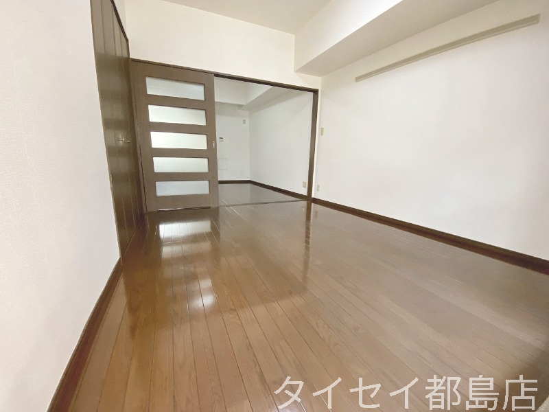 ドムス東梅田の居間写真