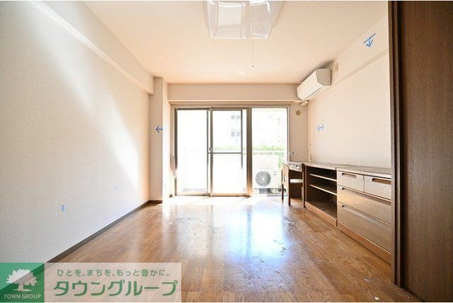 クレセントコート川崎の居間写真