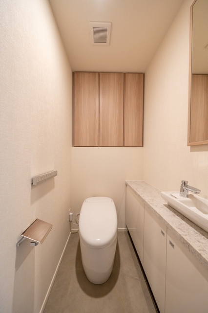 トイレ　※写真は同タイプ住戸です。