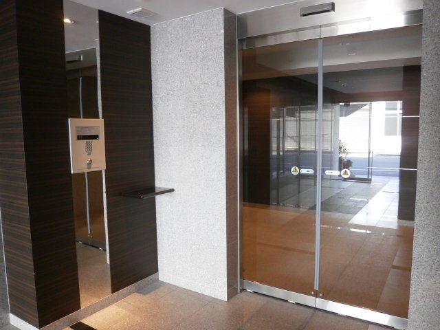 エントランス　建物の内部です