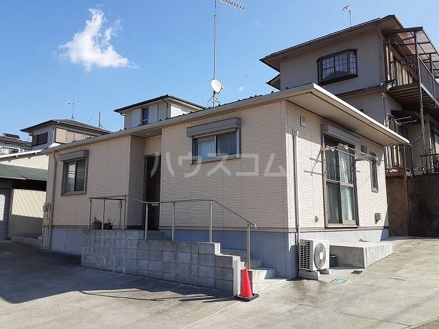 小田急小田原線 秦野駅 バス乗車時間：7分 最寄りバス停で下車 徒歩5分 築8年