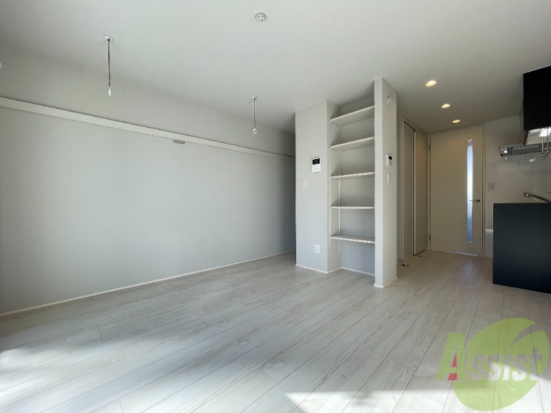 居室・リビング　フロリーーングのお部屋の写真です！清潔感がありますね。