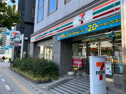 コンビニ　セブンイレブン 大阪大手通1丁目店（コンビニ）まで105m