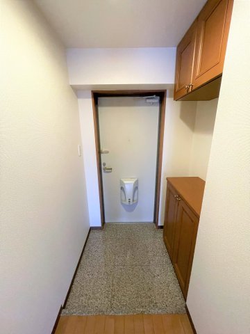 玄関　参考写真です。現況優先。
