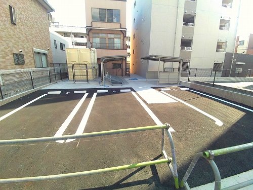 駐車場　駐車場