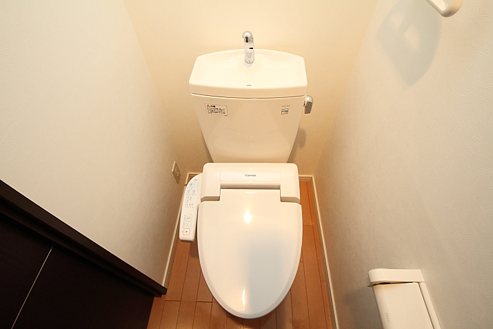 地下鉄空港線 唐人町駅 徒歩4分 2階建 築22年のトイレ写真