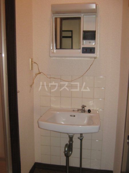 【平塚市広川のアパートの洗面設備】