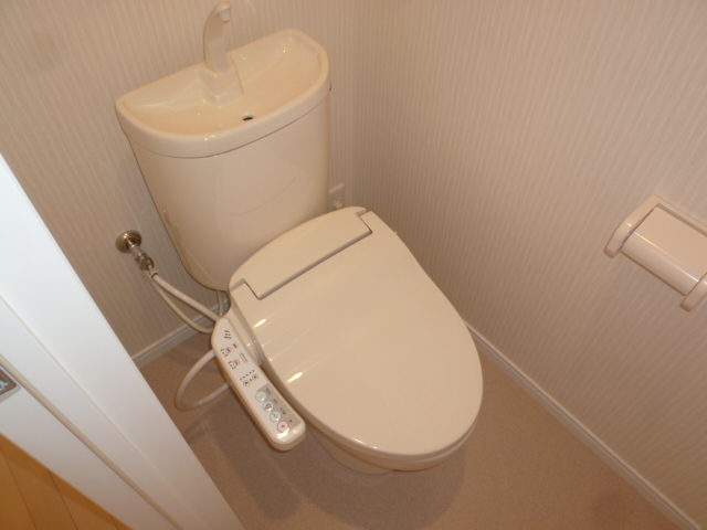 トイレ　シャワートイレでスッキリ