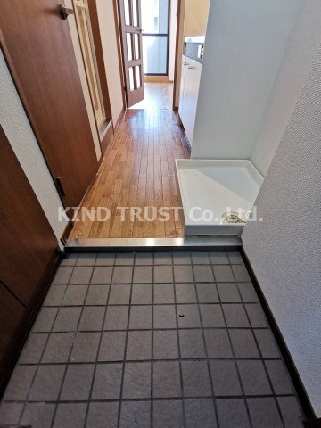 玄関　収納もある玄関です