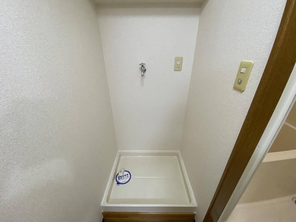 地下鉄東山線 本陣駅 徒歩2分 4階建 築26年の風呂写真
