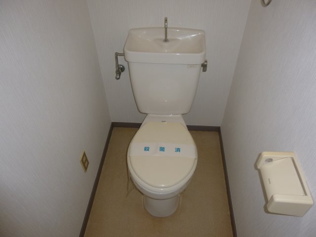 【エステート徳重のトイレ】