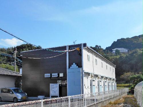 【レオパレス富岡の建物外観】