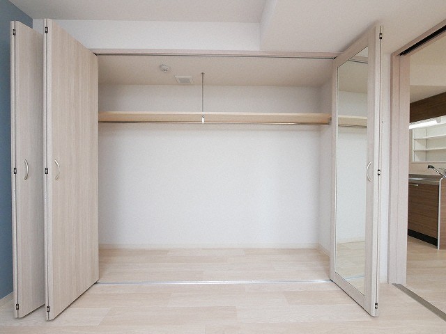 収納　壁一面の大型クローゼット付きです！
