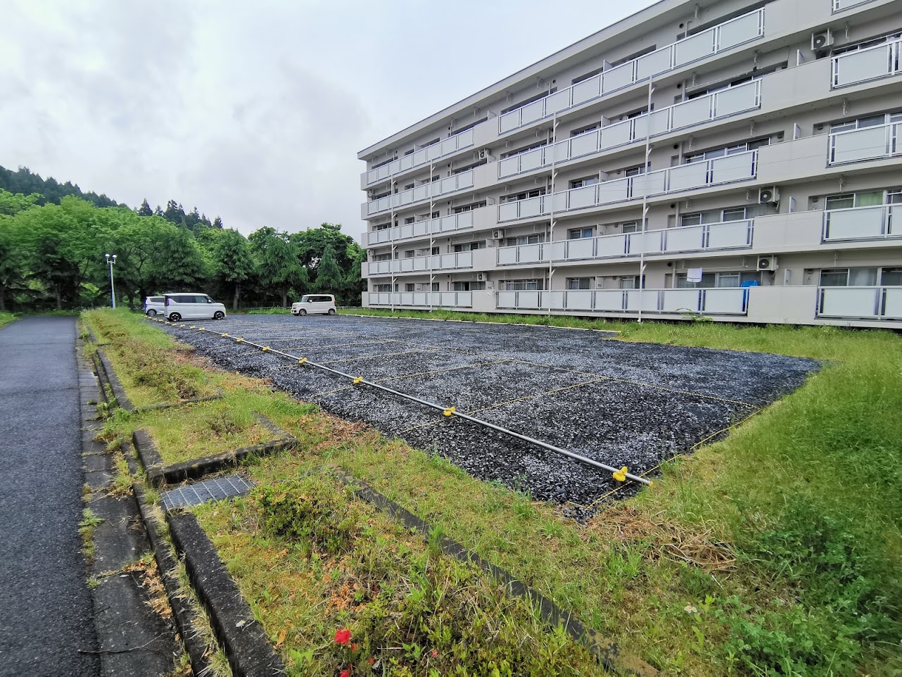 【一関市藤沢町藤沢のマンションの庭】