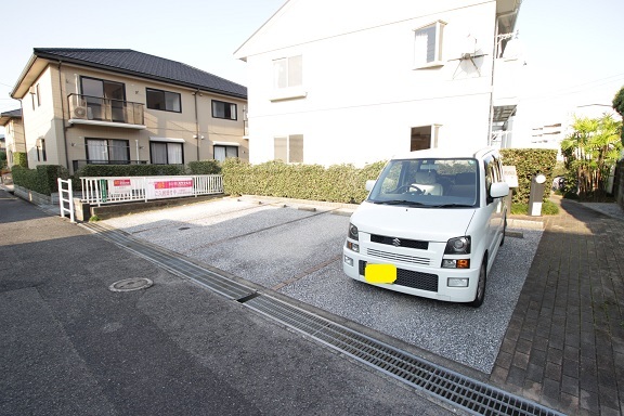 【カサブランカパートIＢ棟の駐車場】