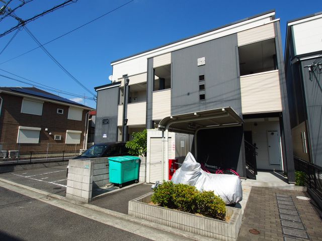 【フジパレス初芝駅南III番館の建物外観】