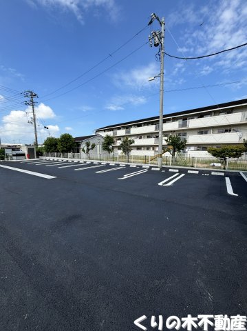 【サンコートの駐車場】