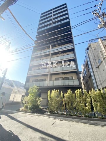 【川崎市高津区溝口のマンションの建物外観】