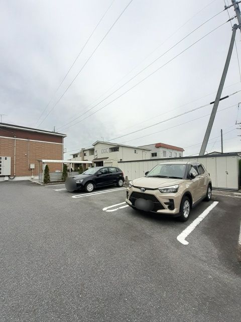 【カーサ　ルーナの駐車場】