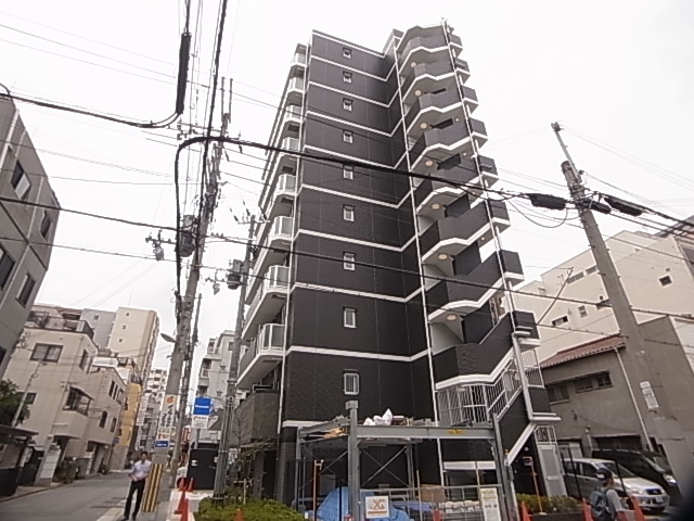 【神戸市兵庫区中道通のマンションの建物外観】