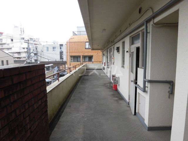 【目黒区目黒本町のマンションのロビー】