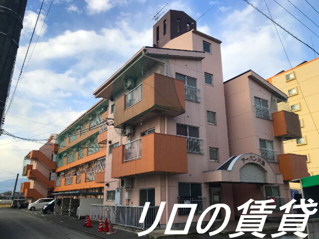 飯塚市川津のアパートの建物外観