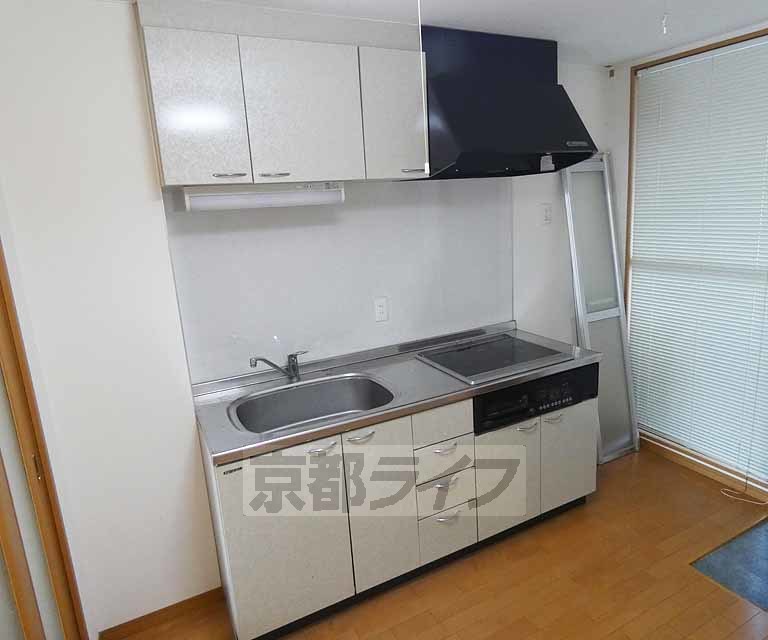 【京都市伏見区醍醐御霊ケ下町のマンションのキッチン】